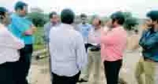 Dwivedi road bridge crossing GST | देव्हाडी रेल्वे उड्डाणपूल अडकला ‘जीएसटी’त Dwivedi road bridge crossing GST | देव्हाडी रेल्वे उड्डाणपूल अडकला ‘जीएसटी’त