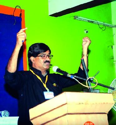 Traditionally, the task of assimilating the fear of ghost! | भूताची भीती ठासून भरण्याचे काम परंपरेने केले!