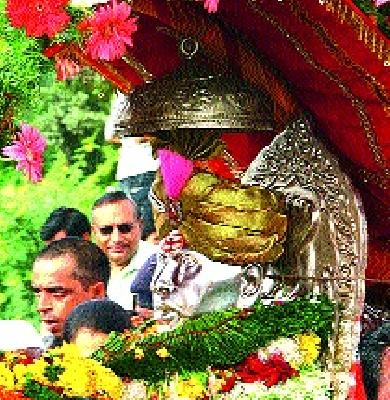 Walking steps ... Cleanliness! | पाऊले चालती... स्वच्छतेची वाट!