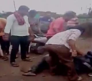 Saleem Shah gets bail in case of beef | गोमांस बाळगल्या प्रकरणी सलीम शहाला जामीन मंजूर Saleem Shah gets bail in case of beef | गोमांस बाळगल्या प्रकरणी सलीम शहाला जामीन मंजूर