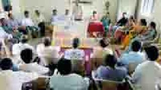 Employees are alert to the electricity consumers | वीज ग्राहकांप्रती कर्मचाऱ्यांनी सजग राहावे Employees are alert to the electricity consumers | वीज ग्राहकांप्रती कर्मचाऱ्यांनी सजग राहावे