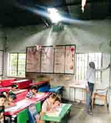 The roof of the Zilla Parishad School collapsed | जिल्हा परिषद शाळेचे छत कोसळले The roof of the Zilla Parishad School collapsed | जिल्हा परिषद शाळेचे छत कोसळले