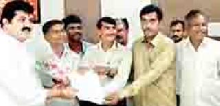 Various questions of Police Patil organization are pending | पोलीस पाटील संघटनेचे विविध प्रश्न प्रलंबित Various questions of Police Patil organization are pending | पोलीस पाटील संघटनेचे विविध प्रश्न प्रलंबित