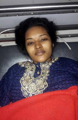 ... and she returned from death! Life expectancy: | ...अन् मृत्यूच्या दाढेतून ती परतली ! गर्भवतीला जीवदान :