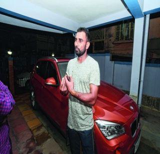 Cricketer Mohammed Shami tried to enter the house and beat him | क्रिकेटर मोहम्मद शमीला घरात घुसून मारहाण करण्याचा प्रयत्न Cricketer Mohammed Shami tried to enter the house and beat him | क्रिकेटर मोहम्मद शमीला घरात घुसून मारहाण करण्याचा प्रयत्न