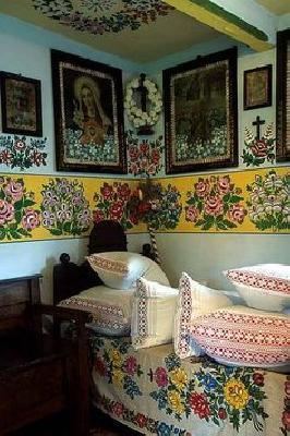 A 700 inhabited area of ​​Poland is a small town of Chhotusa. But visiting this village attracts thousands of tourists from all over the world every year. What is this village? | पोलंडमधलं एक 700 लोकवस्तीचं छोटूसं गाव. पण या गावाला भेट द्यायला दरवर्षी जगभरातून हजारो पर्यटक येतात. असं काय आहे या गावात?