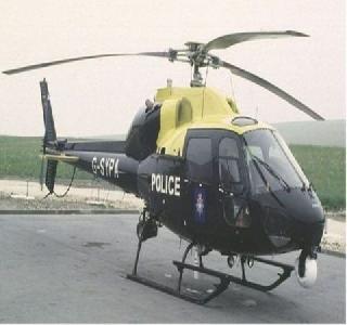 Films performed by couples of helicopters that have sex in the garden | बागेत सेक्स करणाऱ्या कपल्सचे हेलिकॉप्टरमधून केले चित्रिकरण Films performed by couples of helicopters that have sex in the garden | बागेत सेक्स करणाऱ्या कपल्सचे हेलिकॉप्टरमधून केले चित्रिकरण