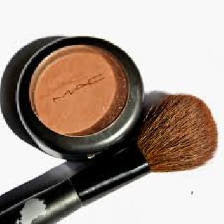 Your kids are doing it? | आपल्या मुलांना नटवताय?