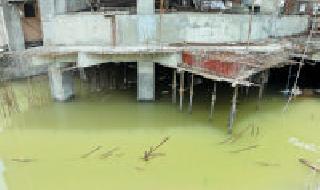 Due to drowning in basement water, the death of the woman | बेसमेंटच्या पाण्यात बुडून महिलेचा मृत्यू