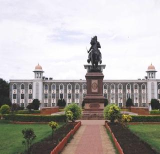 Lead to the exit of Shivaji University | शिवाजी विद्यापीठाची निकालात आघाडी Lead to the exit of Shivaji University | शिवाजी विद्यापीठाची निकालात आघाडी