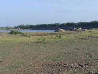 Water shortage on six villages | सहा गावांवर पाणीटंचाईचे सावट Water shortage on six villages | सहा गावांवर पाणीटंचाईचे सावट