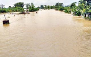 Every year the floods hit the villages | ‘त्या’ गावांना दरवर्षी बसतो पुराचा फटका Every year the floods hit the villages | ‘त्या’ गावांना दरवर्षी बसतो पुराचा फटका