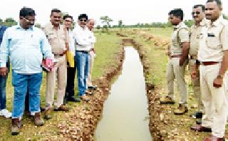 Green tree to blossom on the rocky desert | खडकाळ रानावर फुलणार हिरवळ Green tree to blossom on the rocky desert | खडकाळ रानावर फुलणार हिरवळ
