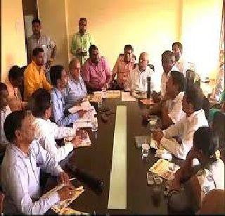 Independence day will prevent Guardian ministers from hoisting hoops! | स्वातंत्र्यदिनी पालकमंत्र्यांना ध्वजारोहणापासून रोखणार! Independence day will prevent Guardian ministers from hoisting hoops! | स्वातंत्र्यदिनी पालकमंत्र्यांना ध्वजारोहणापासून रोखणार!