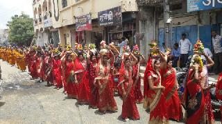 The crowd of devotees to see Vaidyanatha | वैद्यनाथाच्या दर्शनासाठी भाविकांची अलोट गर्दी The crowd of devotees to see Vaidyanatha | वैद्यनाथाच्या दर्शनासाठी भाविकांची अलोट गर्दी