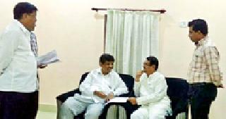 A joint survey of the National Highway by the MLAs and territorial authorities | आमदार व प्रादेशिक अधिकाऱ्यांकडून राष्ट्रीय महामार्गाची संयुक्त पाहणी