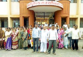 58 women deprived of the benefit of Ujjwala scheme | उज्ज्वला योजनेच्या लाभापासून ५८ महिला वंचित