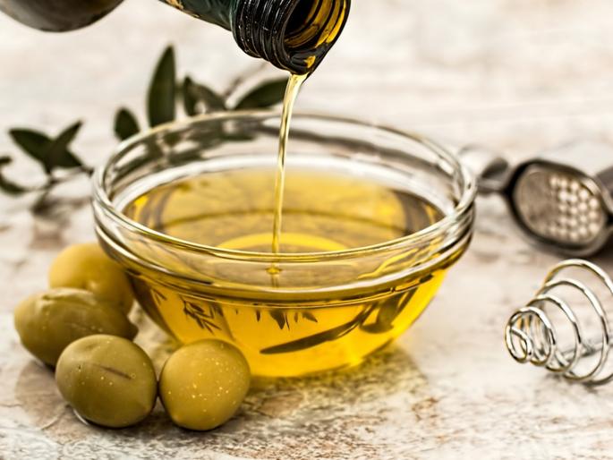 which oil is best for your health know the truth | तुम्ही कोणते खाद्यतेल वापरता? तुम्ही वापरत असलेल्या खाद्यतेलाचे फायदे व दुष्परिणाम जाणून घ्याच which oil is best for your health know the truth | तुम्ही कोणते खाद्यतेल वापरता? तुम्ही वापरत असलेल्या खाद्यतेलाचे फायदे व दुष्परिणाम जाणून घ्याच
