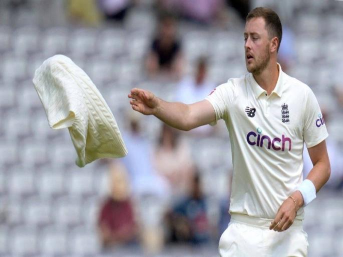 Robinson's alternative base's controversial tweet also went viral | रॉबिन्सनचा पर्याय बेसचेही वादग्रस्त ट्विट व्हायरल