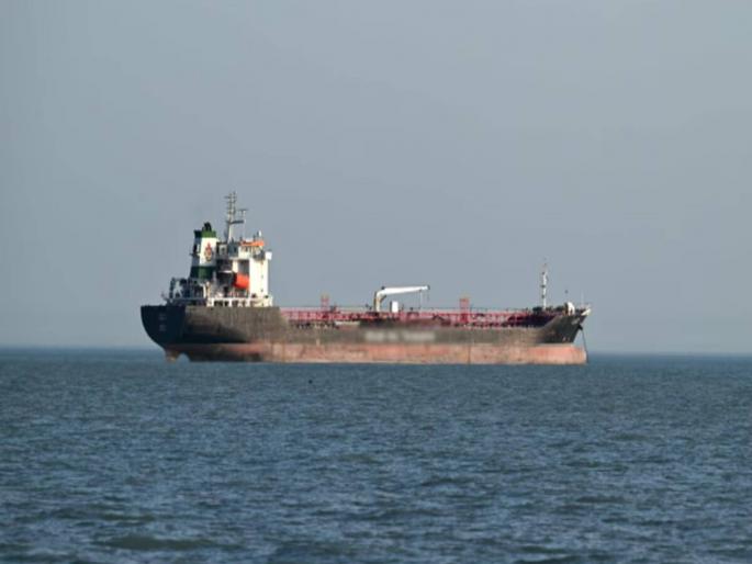Oman Oil tanker ship sinks in the sea 16 crew members including 13 Indians missing | भरसमुद्रात बुडाला ऑईल टँकर; भीषण अपघातात १३ भारतीयांसह १६ जण बेपत्ता Oman Oil tanker ship sinks in the sea 16 crew members including 13 Indians missing | भरसमुद्रात बुडाला ऑईल टँकर; भीषण अपघातात १३ भारतीयांसह १६ जण बेपत्ता