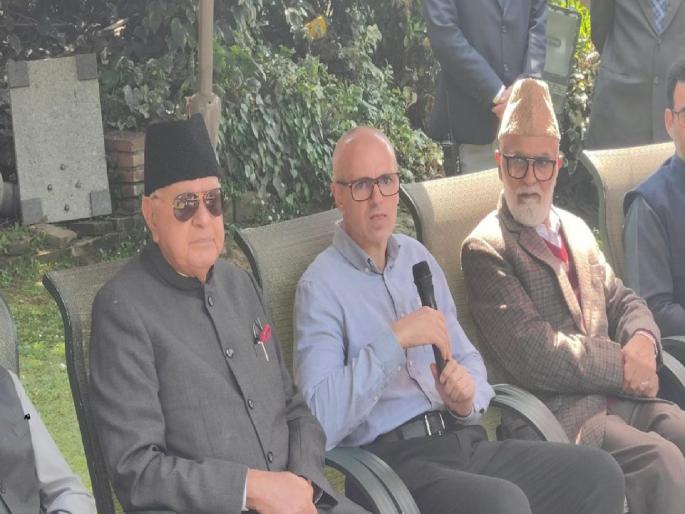 Lok Sabha Elections 2024 Father campaigning for son, daughter for mother | Lok Sabha Elections 2024: मुलाच्या प्रचारात वडील, तर आईसाठी मुलीचा जोर Lok Sabha Elections 2024 Father campaigning for son, daughter for mother | Lok Sabha Elections 2024: मुलाच्या प्रचारात वडील, तर आईसाठी मुलीचा जोर