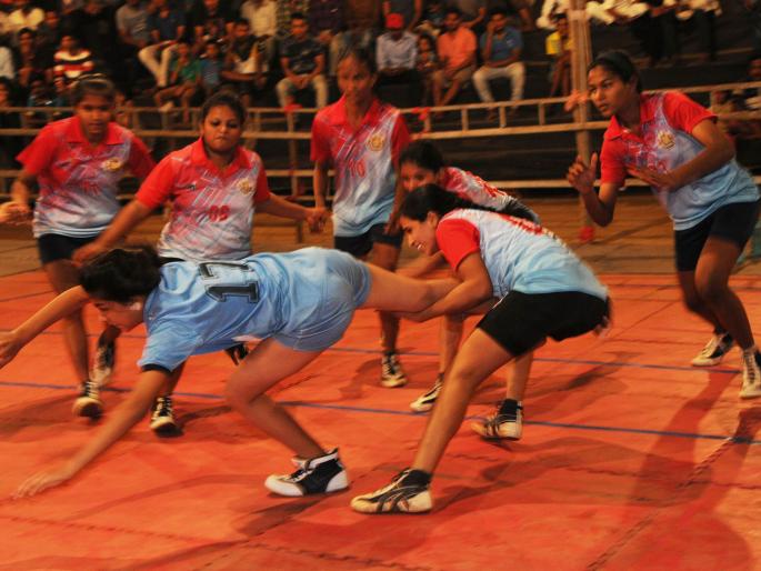 Shiva Maratha and Shur Sambhaji win the final battle of Kumar Group | आमदार- नगरसेवक चषक कबड्डी : शिव मराठा आणि शूर संभाजी यांच्यात कुमार गटाची अंतिम झुंज  Shiva Maratha and Shur Sambhaji win the final battle of Kumar Group | आमदार- नगरसेवक चषक कबड्डी : शिव मराठा आणि शूर संभाजी यांच्यात कुमार गटाची अंतिम झुंज