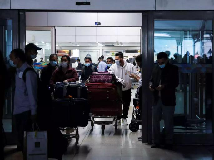 Swab collected of Omicron patient from Dombivli; ICMR scientists searching covaxin, Covishield efficacy | Omicron Live Updates: डोंबिवलीच्या ओमायक्रॉन रुग्णाची मोठी मदत; आयसीएमआरचे शास्त्रज्ञ 'कामाला' लागले...