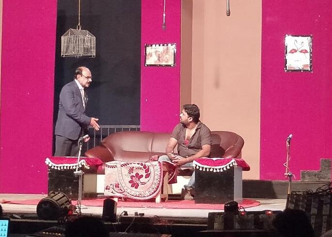 Maharashtra state amateur Marathi drama competition | महाराष्ट्र राज्य हौशी मराठी नाट्य स्पर्धा; नैतिक, अनैतिकतेचे प्रतीक ‘वारूळ’ Maharashtra state amateur Marathi drama competition | महाराष्ट्र राज्य हौशी मराठी नाट्य स्पर्धा; नैतिक, अनैतिकतेचे प्रतीक ‘वारूळ’