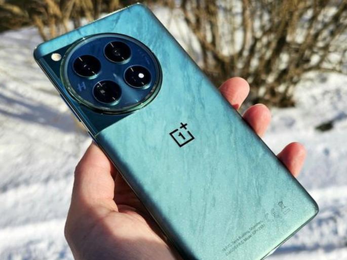 OnePlus' new phone arrives, 12th series launched; When the price reached seventy thousand ruppes, but features less | वनप्लसचा नवा फोन आला, १२ वी सिरीज लाँच; किंमत कधी सत्तरावर पोहोचली....