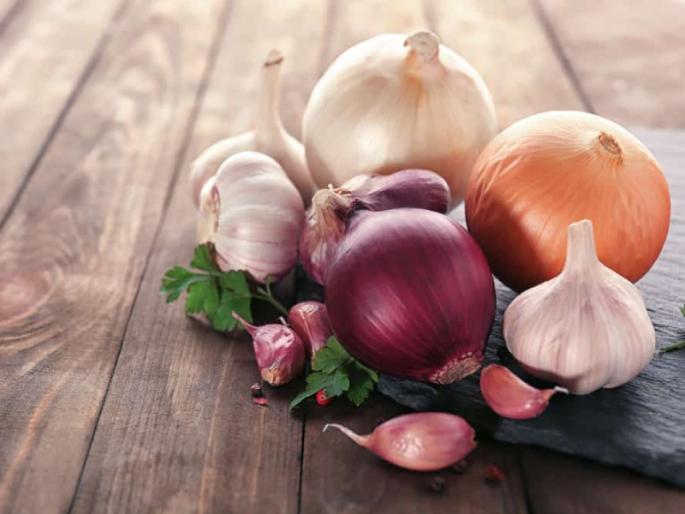 Shravan 2021: Why is onion and garlic considered forbidden in Dharmashastra? Find out the religious and scientific reasons for it! | Shravan 2021 : धर्मशास्त्रात कांदा लसूण हे पदार्थ निषिद्ध का मानले आहेत? त्याचे धार्मिक आणि वैज्ञानिक कारण जाणून घ्या! Shravan 2021: Why is onion and garlic considered forbidden in Dharmashastra? Find out the religious and scientific reasons for it! | Shravan 2021 : धर्मशास्त्रात कांदा लसूण हे पदार्थ निषिद्ध का मानले आहेत? त्याचे धार्मिक आणि वैज्ञानिक कारण जाणून घ्या!
