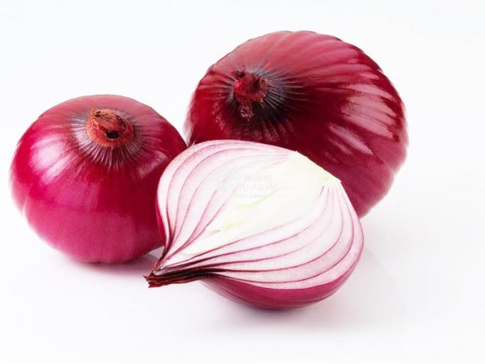 Onion prices Drop in Mumbai after export ban | निर्यातबंदीनंतर मुंबईत कांदा दर घसरले, ग्राहकांना दिलासा Onion prices Drop in Mumbai after export ban | निर्यातबंदीनंतर मुंबईत कांदा दर घसरले, ग्राहकांना दिलासा