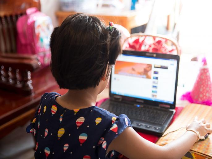 Exciting! 'Pornographic video' appears as online class begins | खळबळजनक! ऑनलाईन क्लास सुरु असतानाच दिसला 'अश्लील व्हिडिओ' Exciting! 'Pornographic video' appears as online class begins | खळबळजनक! ऑनलाईन क्लास सुरु असतानाच दिसला 'अश्लील व्हिडिओ'