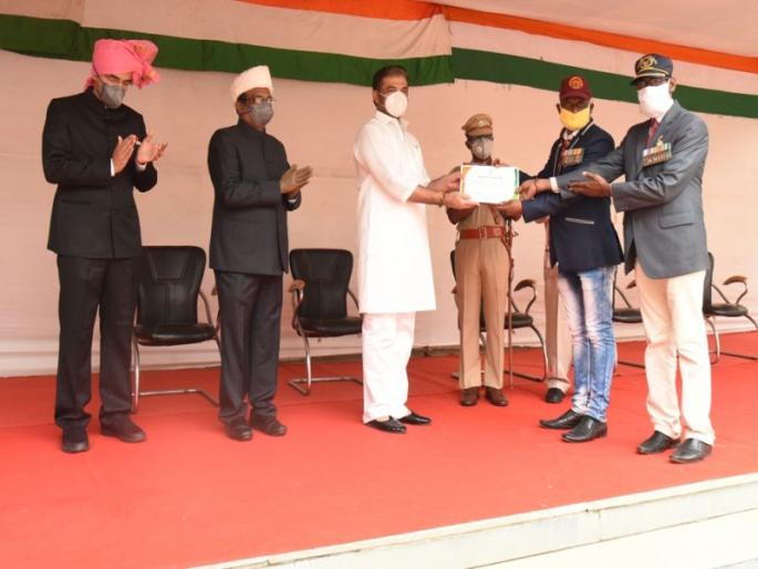 During the Corona period, farmers were inspired to fight in adverse conditions - Sunil Kedar | कोरोनाच्या काळात शेतकऱ्यांनी विपरित परिस्थितीत लढण्याची प्रेरणा दिली- सुनिल केदार During the Corona period, farmers were inspired to fight in adverse conditions - Sunil Kedar | कोरोनाच्या काळात शेतकऱ्यांनी विपरित परिस्थितीत लढण्याची प्रेरणा दिली- सुनिल केदार