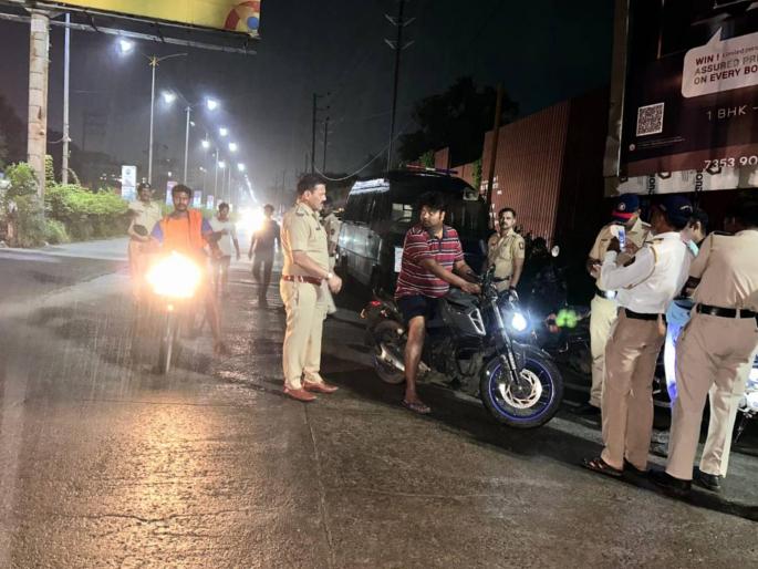 Police operation all out in Ulhasnagar, 251 police officers including officers participated | उल्हासनगरात पोलिसांचे ऑपरेशन ऑल आउट, अधिकाऱ्यांसह २५१ पोलिसांचा सहभाग Police operation all out in Ulhasnagar, 251 police officers including officers participated | उल्हासनगरात पोलिसांचे ऑपरेशन ऑल आउट, अधिकाऱ्यांसह २५१ पोलिसांचा सहभाग