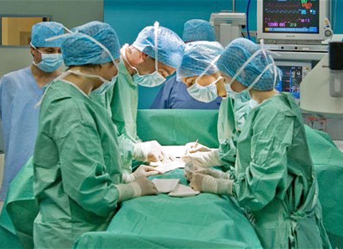 Routine surgeries at government and private hospitals in Solapur were postponed | coronavirus; सोलापुरातील शासकीय व खासगी रुग्णालयांमधील रूटिन शस्त्रक्रिया पुढे ढकलल्या