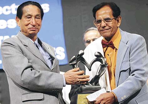 Meet Dr. Oh P. Kapoor - an exemplary doctor and medical teacher | डॉ.ओ.पी.कपूर - वैद्यकशास्रातील पितामह Meet Dr. Oh P. Kapoor - an exemplary doctor and medical teacher | डॉ.ओ.पी.कपूर - वैद्यकशास्रातील पितामह