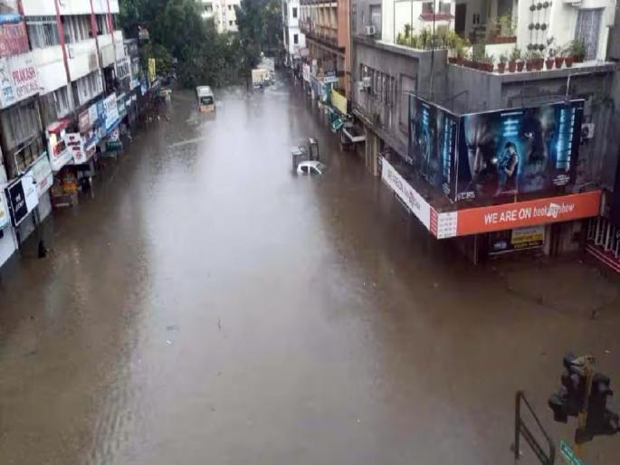 Taking serious note of the pain of the floods, HC notice to the state government, Municipal Corporation, Nagpur Improvement Trust | सांगा, महापूर कसा आला? हायकोर्टाची गंभीर दखल; राज्य सरकार, महापालिका, 'नासुप्र'ला नोटीस Taking serious note of the pain of the floods, HC notice to the state government, Municipal Corporation, Nagpur Improvement Trust | सांगा, महापूर कसा आला? हायकोर्टाची गंभीर दखल; राज्य सरकार, महापालिका, 'नासुप्र'ला नोटीस