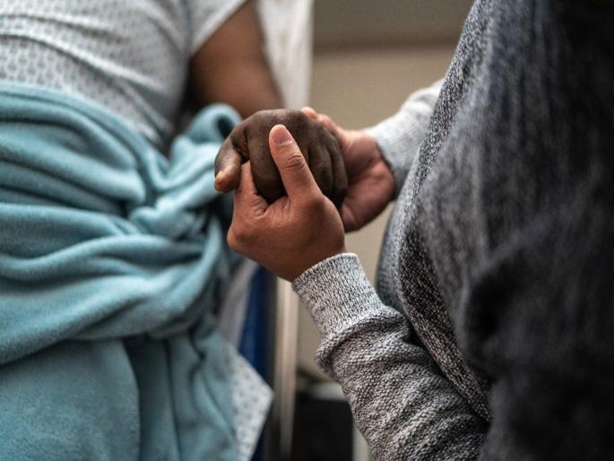 After the death of Nitish Kumar Patil his relatives donated his organs | ...जाताना दहा जणांना तो नवे आयुष्य देऊन गेला! After the death of Nitish Kumar Patil his relatives donated his organs | ...जाताना दहा जणांना तो नवे आयुष्य देऊन गेला!