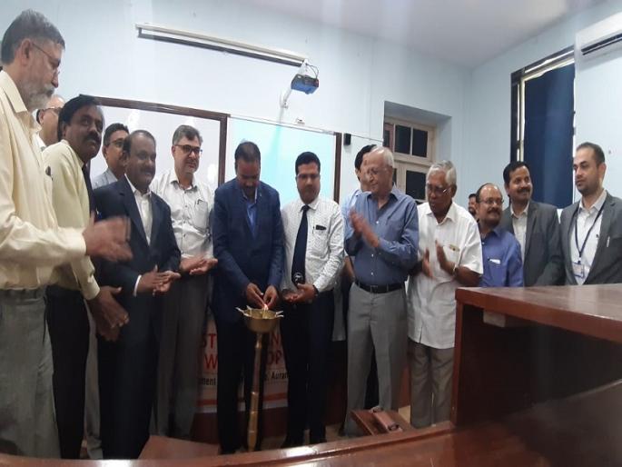 Avoiding surgery often results in plaster techniques | शस्त्रक्रिया टाळून अनेकदा प्लास्टर तंत्र ठरतेय उपयोगी Avoiding surgery often results in plaster techniques | शस्त्रक्रिया टाळून अनेकदा प्लास्टर तंत्र ठरतेय उपयोगी