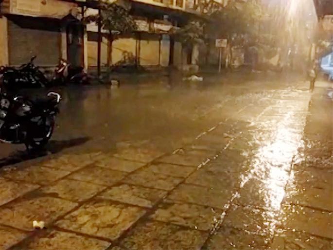 Solapur Dho ... Dho ...; 56.7 mm of rain fell in 24 hours | सोलापुरात धो...धो...; २४ तासात पडला ५६.७ मिलिमीटर पाऊस