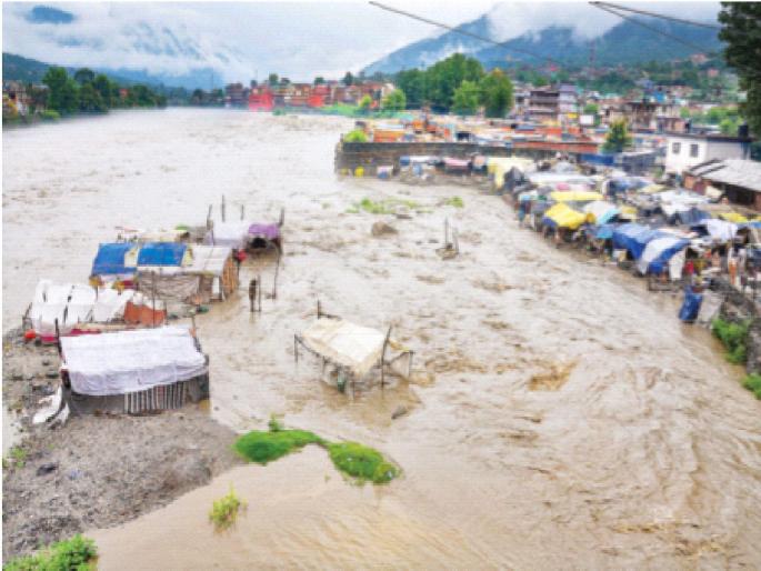 Clouds in Jammu and Kashmir, Himachal, Ladakh; 16 killed, Searching missing people | जम्मू-काश्मीर, हिमाचल, लडाखमध्ये ढगफुटी; १६ ठार, बेपत्ता लोकांचा शोध सुरू