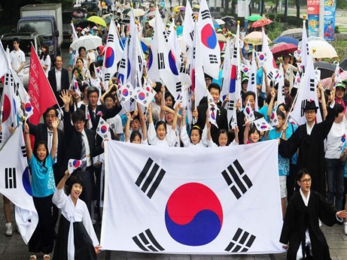 Independence Day 2019: Kango, Bahrain and Korea also celebrate independence day 15 August | Independence Day 2019 : केवळ भारतातच नाही तर 'या' देशातही आजच साजरा होतो स्वातंत्र्य दिवस!! Independence Day 2019: Kango, Bahrain and Korea also celebrate independence day 15 August | Independence Day 2019 : केवळ भारतातच नाही तर 'या' देशातही आजच साजरा होतो स्वातंत्र्य दिवस!!