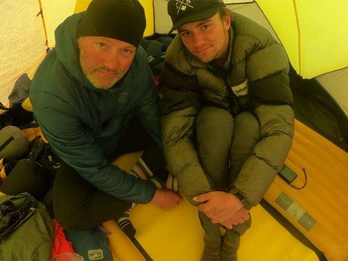 Dad took his son to mongolia just to get him off his phone addiction | मुलाला मोबाईलचा नाद लागल्यानंतर वडिलांनी बघा काय केलं... Dad took his son to mongolia just to get him off his phone addiction | मुलाला मोबाईलचा नाद लागल्यानंतर वडिलांनी बघा काय केलं...