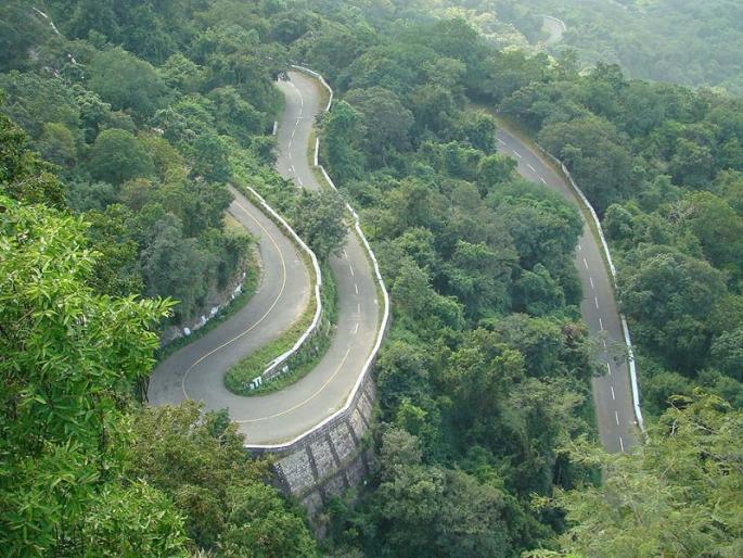 Suggest 'alternative route other than Outram Ghat' for transport between Kannada-Chalisgaon: Aurangabad bench | कन्नड-चाळीसगावदरम्यान वाहतुकीसाठी ‘औट्रम घाट सोडून अन्य पर्यायी मार्ग’ सुचवा: खंडपीठ