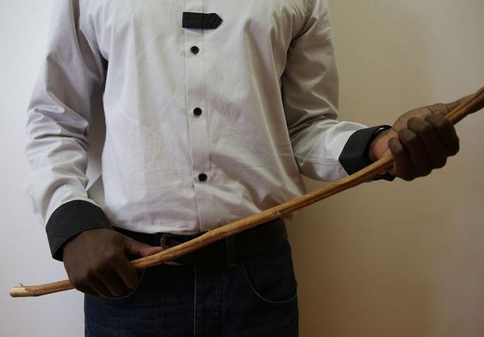 Organizers of Mela beat up minors for taking fake coupons | बनावट कूपन घेतल्याच्या रागापायी मेळाव्याच्या आयोजकांनी अल्पवयीन मुलांना केली रात्रभर मारहाण Organizers of Mela beat up minors for taking fake coupons | बनावट कूपन घेतल्याच्या रागापायी मेळाव्याच्या आयोजकांनी अल्पवयीन मुलांना केली रात्रभर मारहाण