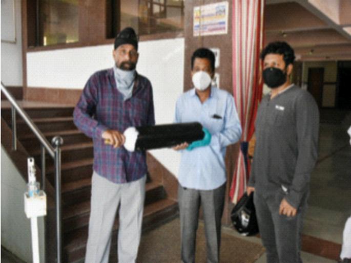 Free distribution of 700 kg of oxygen per day | दररोज ७०० किलो ऑक्सिजनचे मोफत वाटप; गुरुद्वारा गुरुनानक दरबारकडून सेवा Free distribution of 700 kg of oxygen per day | दररोज ७०० किलो ऑक्सिजनचे मोफत वाटप; गुरुद्वारा गुरुनानक दरबारकडून सेवा