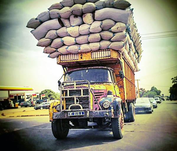 Action on 336 Overloaded Vehicles in Nagpur | नागपुरात ३३६ ओव्हरलोड वाहनांवर कारवाई
