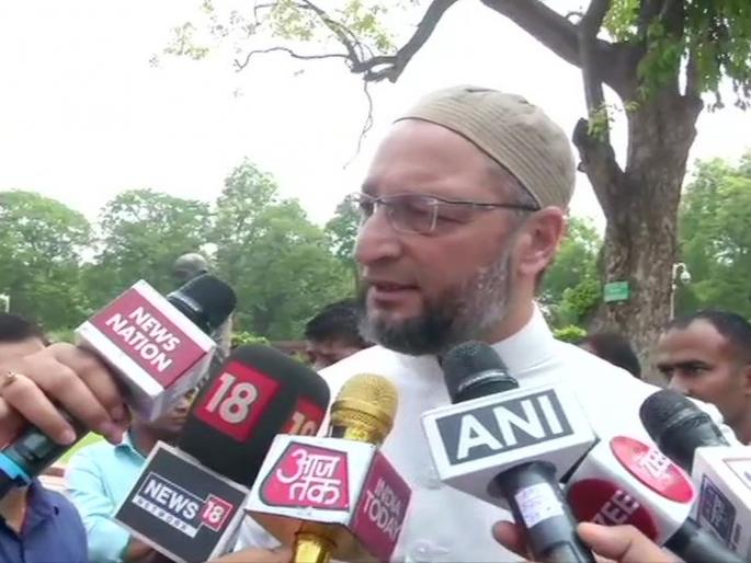 If someone is making the 'gutter' comment, then why do you not give Muslims reservation Says Asaduddin Owaisi | मुस्लीम गटारात आहेत तर बाहेर काढा; औवेसींचा मोदींवर पलटवार If someone is making the 'gutter' comment, then why do you not give Muslims reservation Says Asaduddin Owaisi | मुस्लीम गटारात आहेत तर बाहेर काढा; औवेसींचा मोदींवर पलटवार