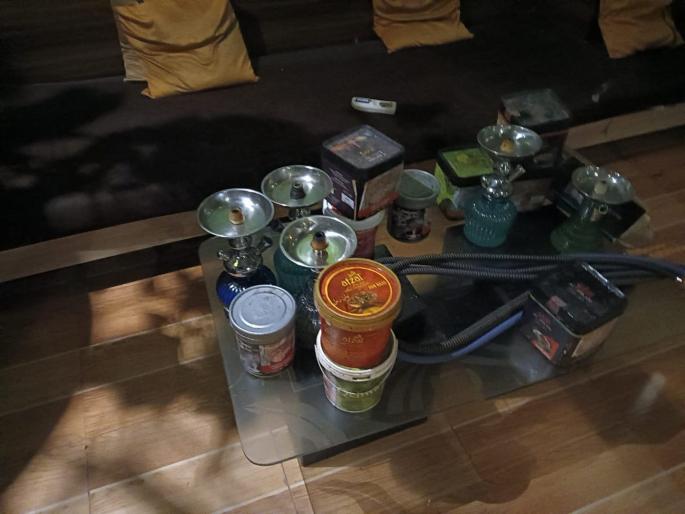 Raid on hookah parlors in Nashik; Five people in the hotel are in police custody | नाशिक येथील पथकाचा हुक्का पार्लरवर छापा; हॉटेलमधील पाच जण पोलिसांच्या ताब्यात Raid on hookah parlors in Nashik; Five people in the hotel are in police custody | नाशिक येथील पथकाचा हुक्का पार्लरवर छापा; हॉटेलमधील पाच जण पोलिसांच्या ताब्यात