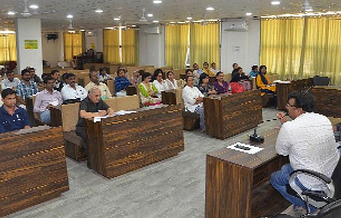 Polio vaccination for 3,000 children from 4 centers | १६५ केंद्रातून ६१ हजार बालकांना पोलीओ लसीकरण Polio vaccination for 3,000 children from 4 centers | १६५ केंद्रातून ६१ हजार बालकांना पोलीओ लसीकरण